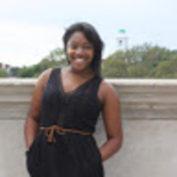 Meet your Posher, Fatima - Picture 1 of 1